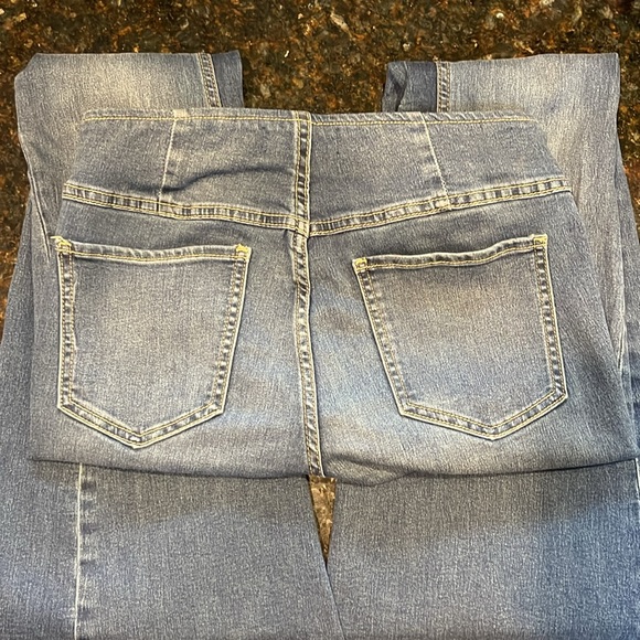 Low rise free people penny pull on flares 26 -in perfect shape - Picture 7 of 8